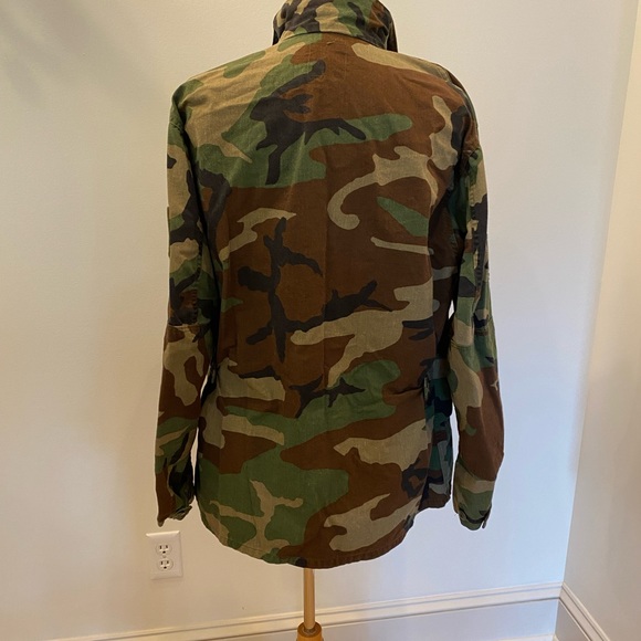 US Air Force Camouflage Mens Jacket w Patches / Woodland Camo / Size Medium - Picture 10 of 16